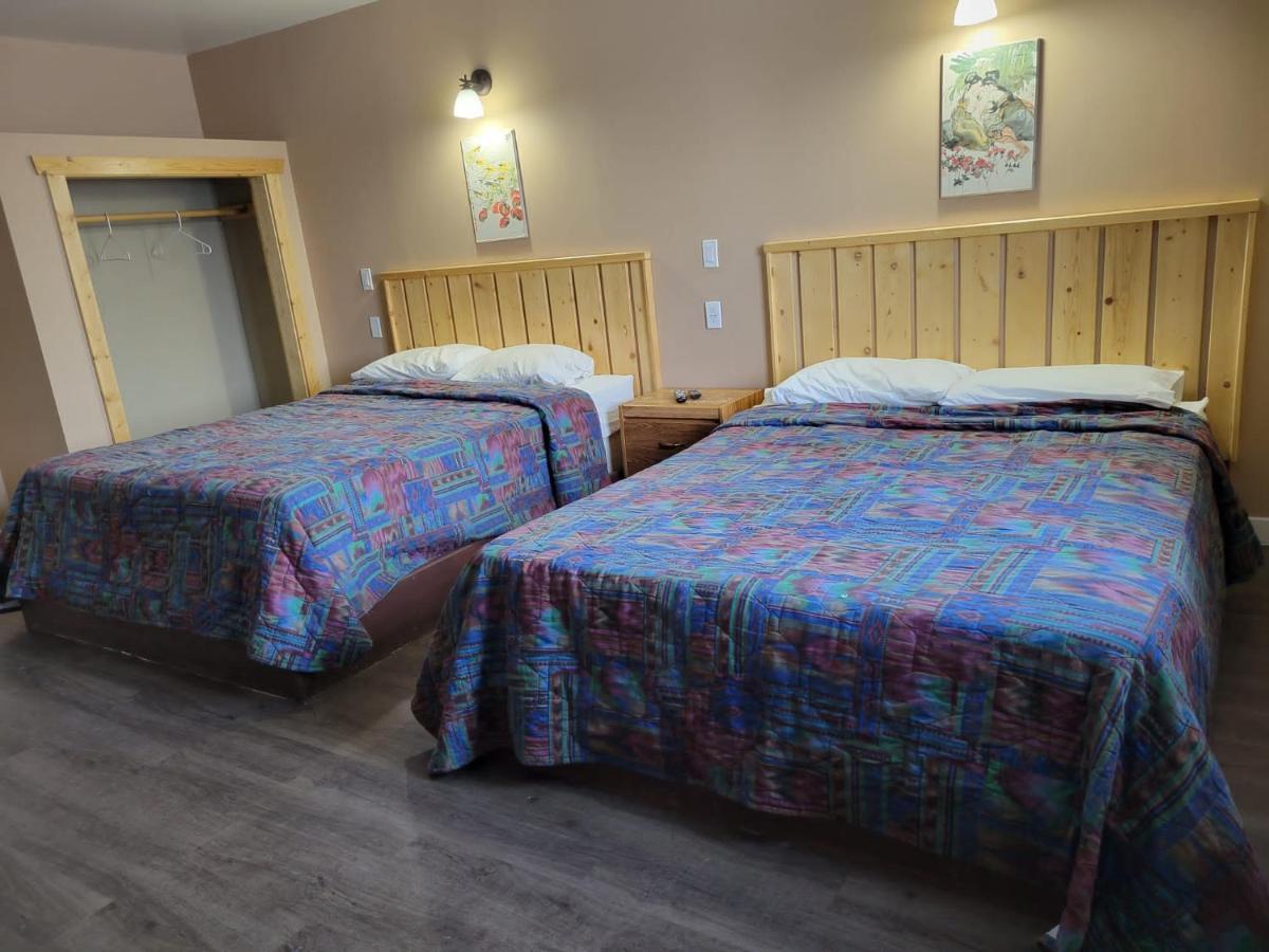 Lakewood Inn 100 Mile House Εξωτερικό φωτογραφία