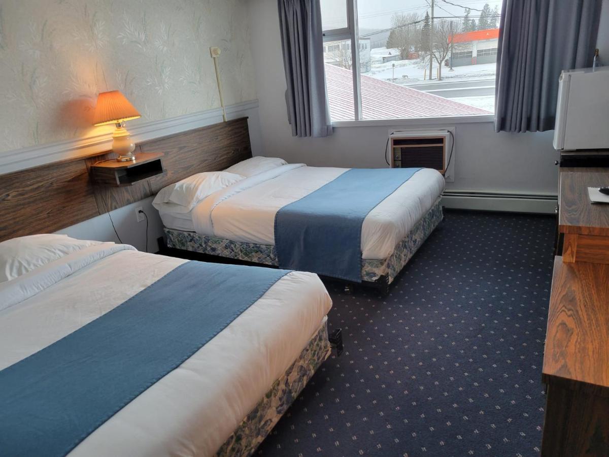 Lakewood Inn 100 Mile House Εξωτερικό φωτογραφία