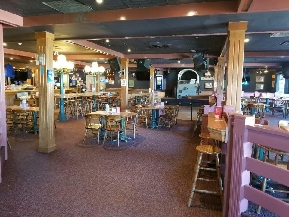 Lakewood Inn 100 Mile House Εξωτερικό φωτογραφία